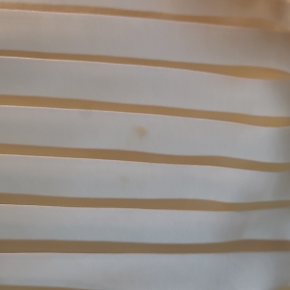 Elegant Cream Pleated Blouse - Picture 4 of 8